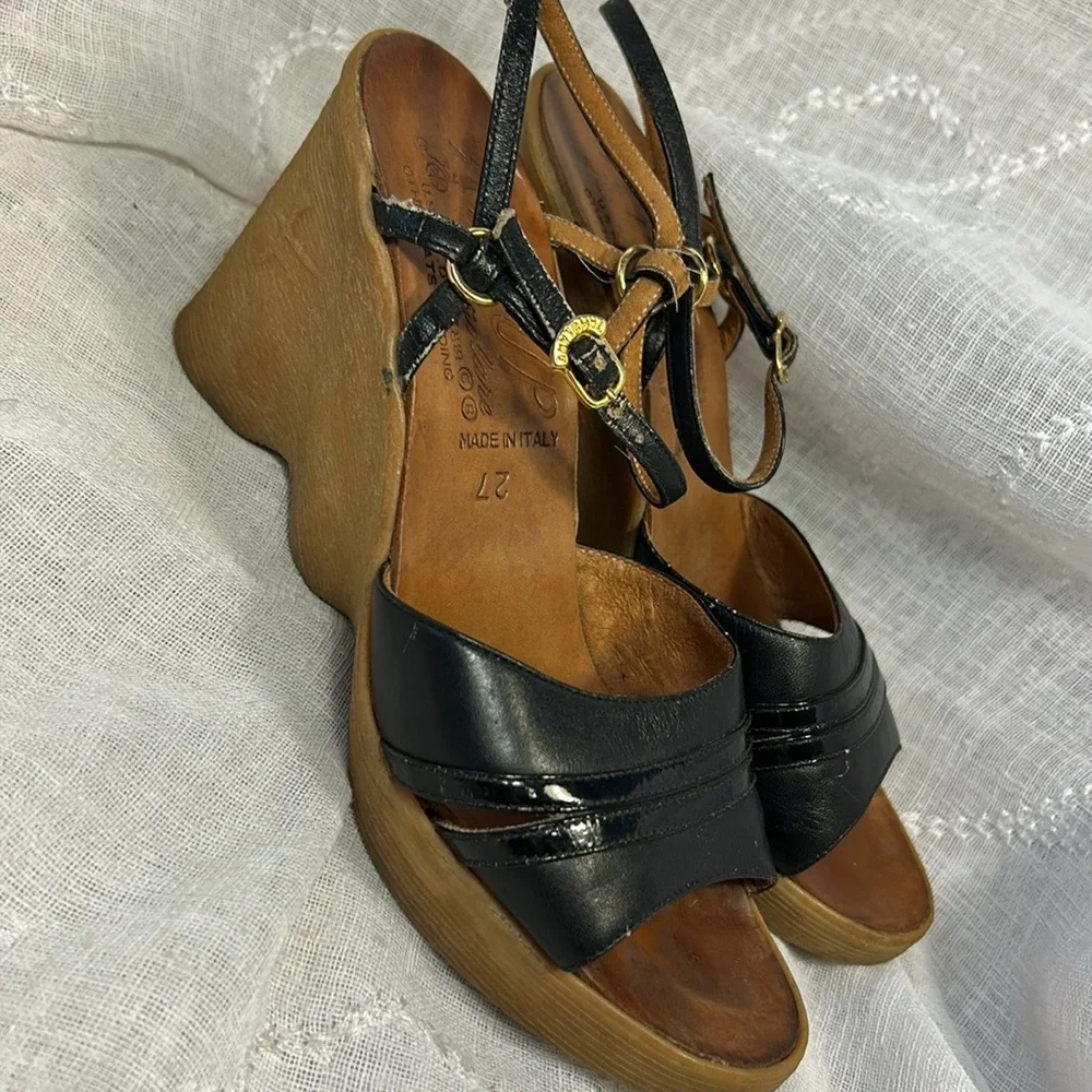 Famolare made in Italy leather wedge sandals